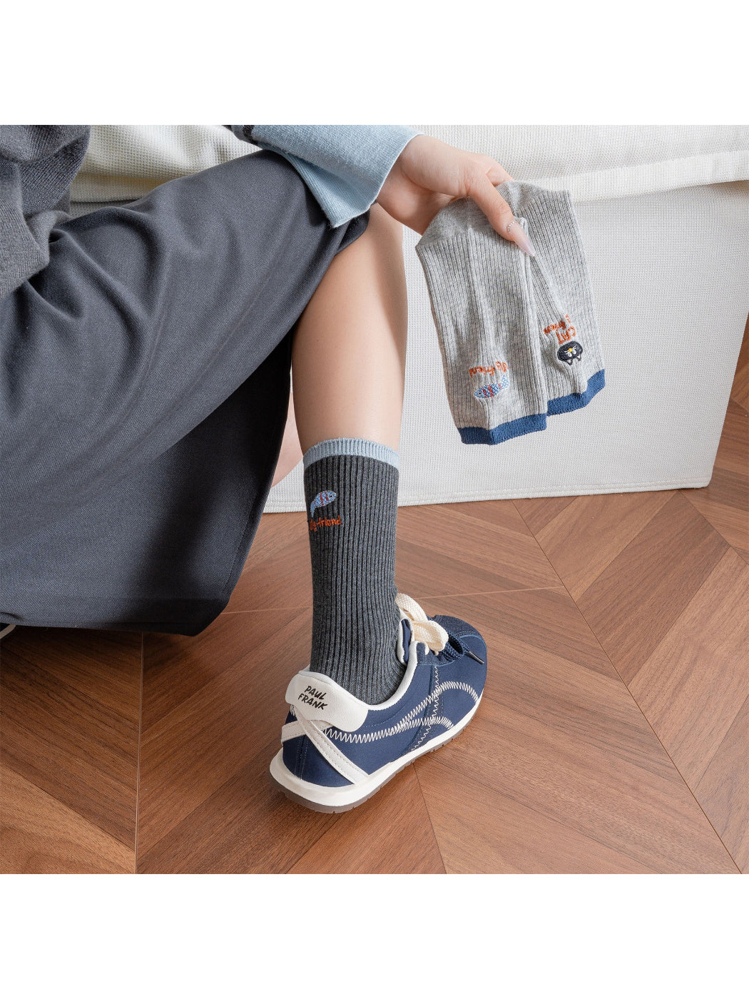 Rufia – Color-Block Cat & Fish Embroidery Socks