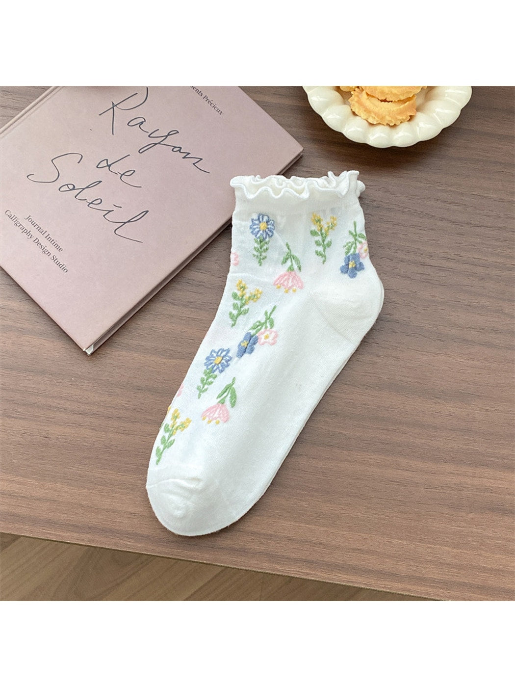 Rufia - Fresh Floral Ruffle Trim Ankle Socks