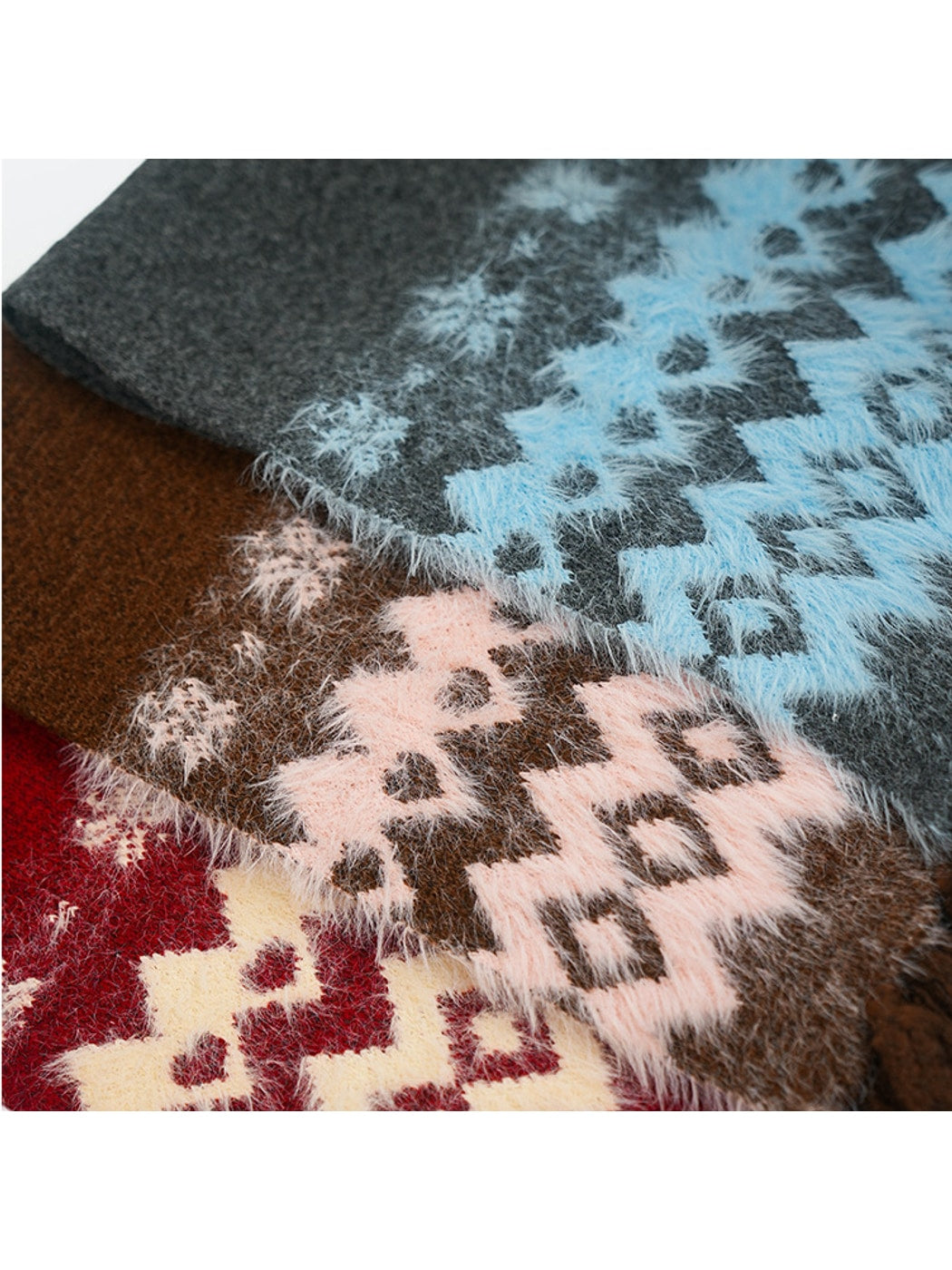 Scarvii - Vintage-Inspired Patterned Winter Scarf