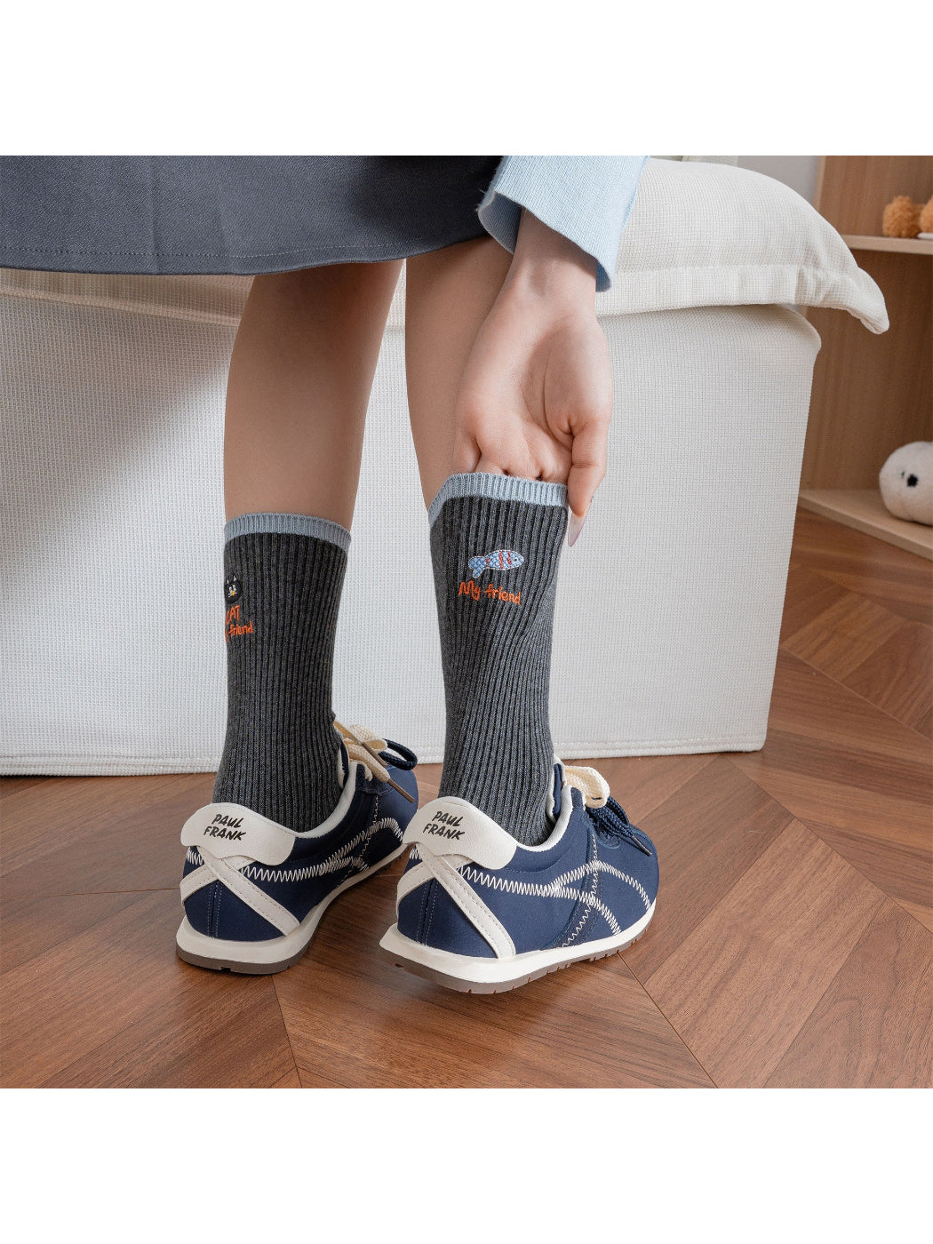 Rufia – Color-Block Cat & Fish Embroidery Socks