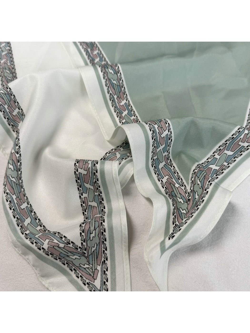 Scarvii - Retro Panel Print Decorative Triangle Scarf