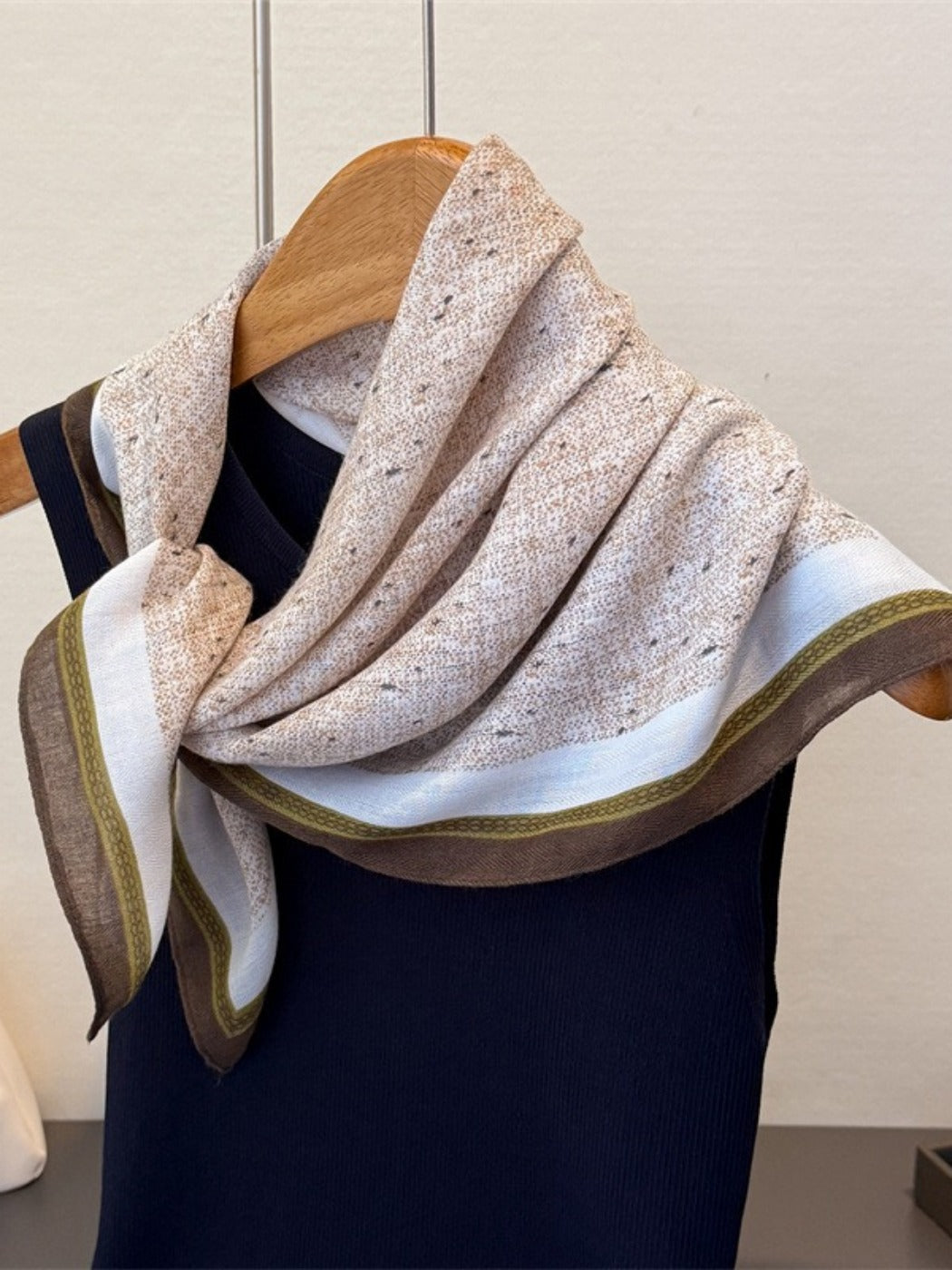 Scarvii - Vintage Knit-Look Square Scarf – Fresh & Vintage