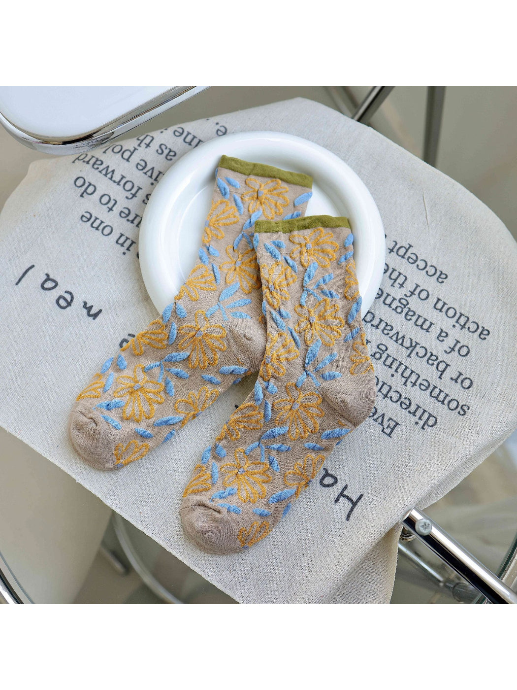 Rufia - Embroidered Floral Motif Crew Socks