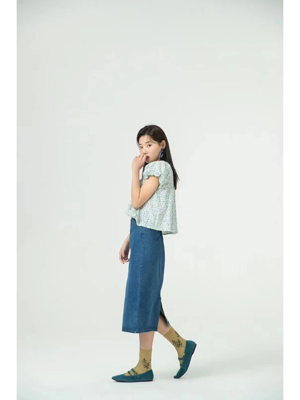 Rufia floral blue crew socks with botanical pattern