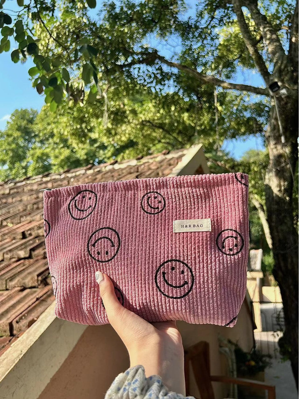 Cosbai - Smile Print Handheld Travel Cosmetic Bag