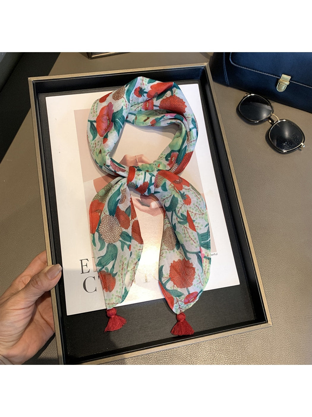 Scarvii - Floral Pattern Elegant Square Scarf