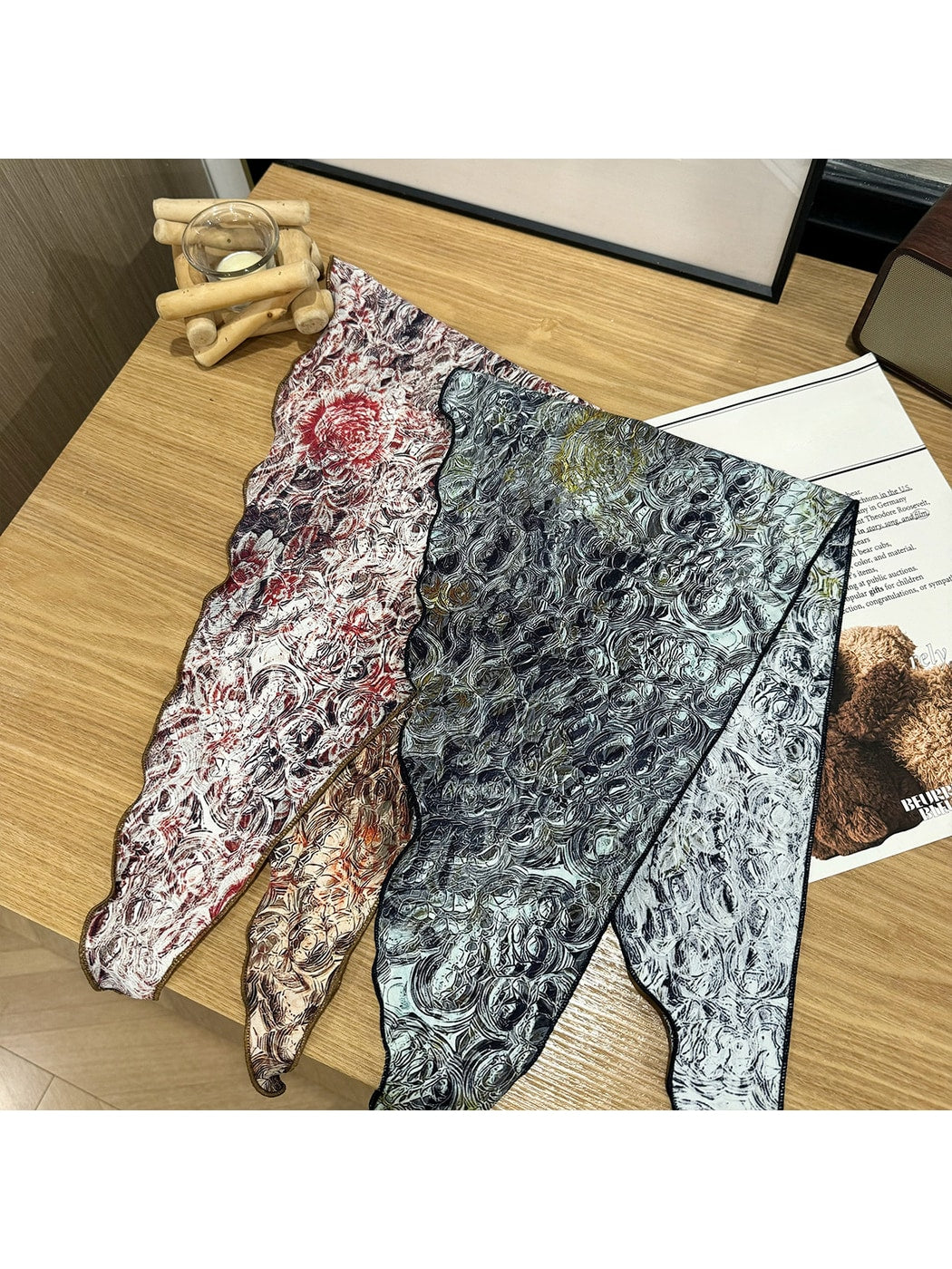 Scarvii - Printed Twill Pattern Triangle Bandana