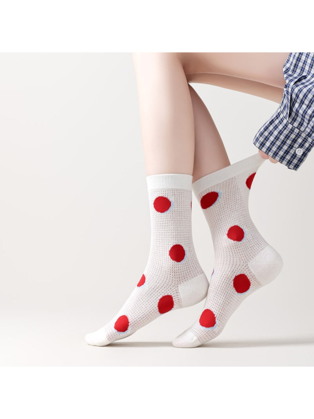 Rufia - Retro Red Accent Crew Socks