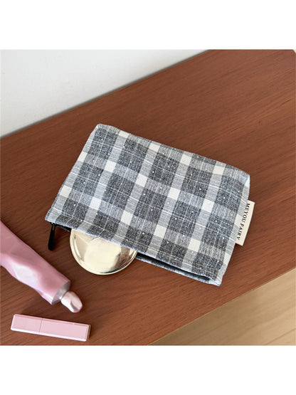 Cosbai - Gray White Checkered Zipper Makeup Bag