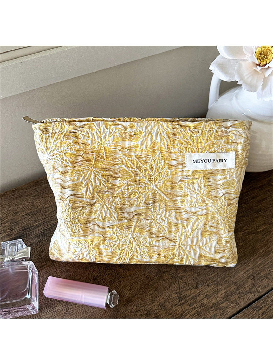 Cosbai - Elegant Leaf Embroidered Makeup Bag