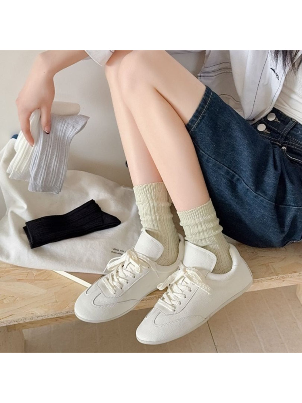 Rufia - Wavy Cuff Textured Crew Socks