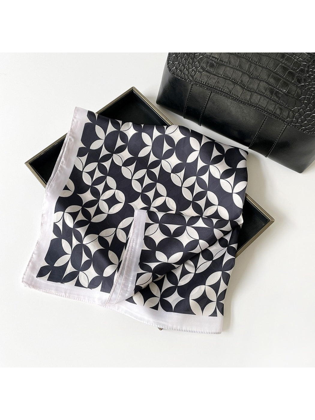 Scarvii - Classic Botanical Square Scarf