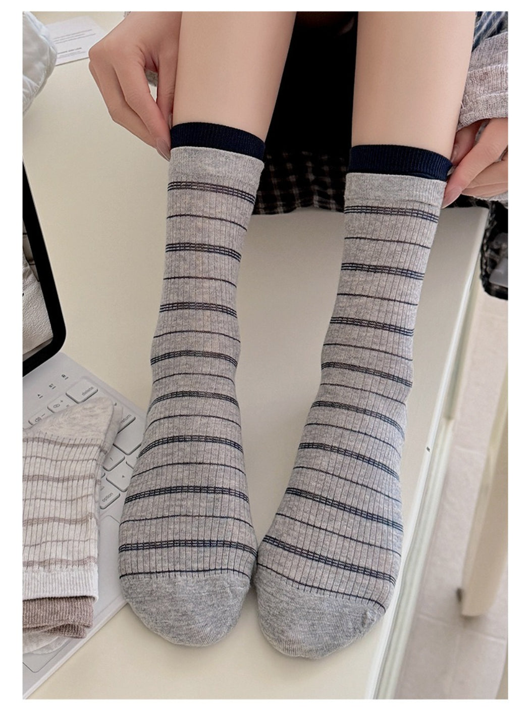 Rufia - Soft Contrast Line Crew Socks product image 6