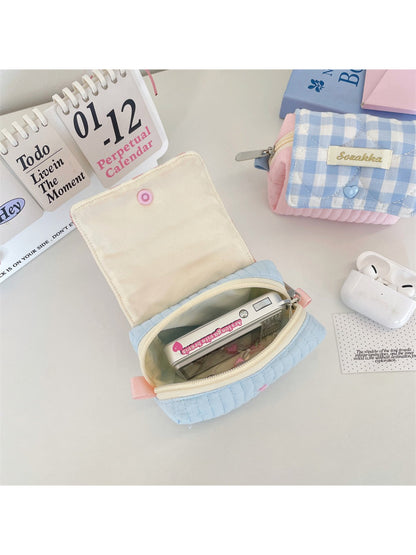 Cosbai gingham quilted cosmetic pouch displayed with matching accessories