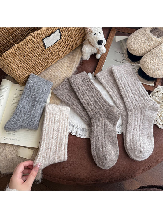 Rufia - Solid Color Ribbed Casual Crew Socks
