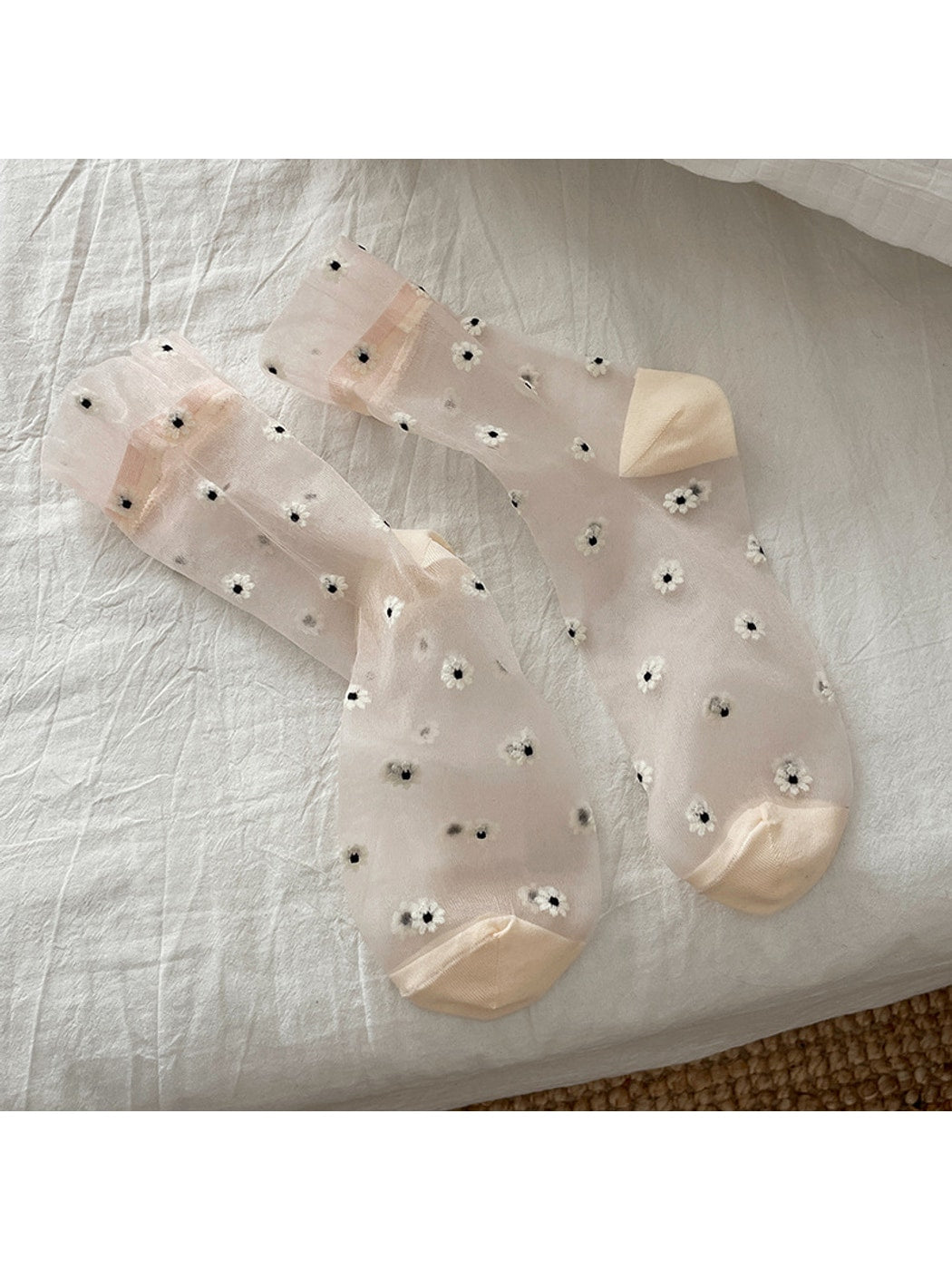 Rufia - Floral Pattern Sheer Crew Socks