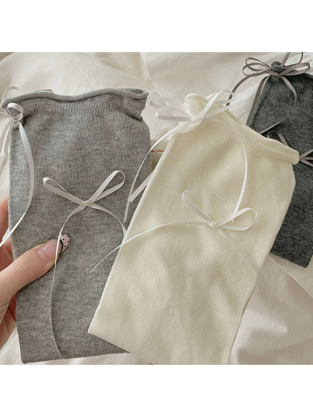 Rufia - Solid Style Bow Detail Mid Calf Socks