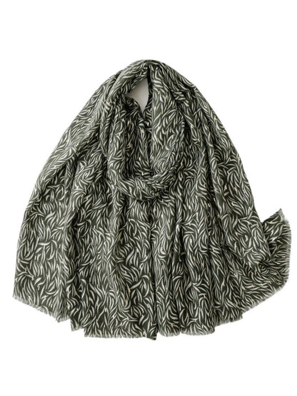 Scarvii - Minimalist Willow Leaf Print Scarf – Elegant & Versatile