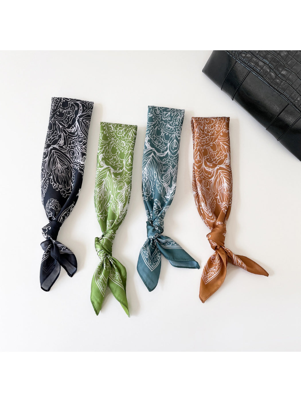 Scarvii - Graphic Circle Contrast Print Square Scarf