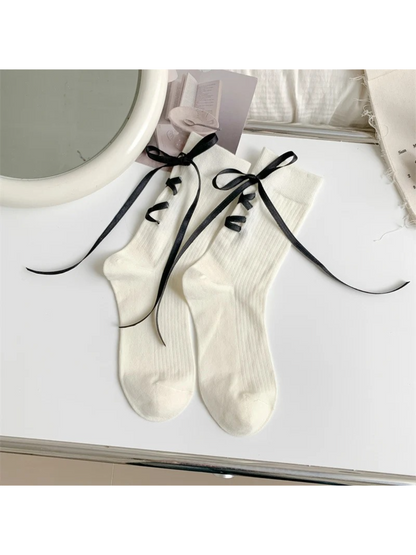 Rufia - Ribbed Contrast Ribbon Lace-Up Socks