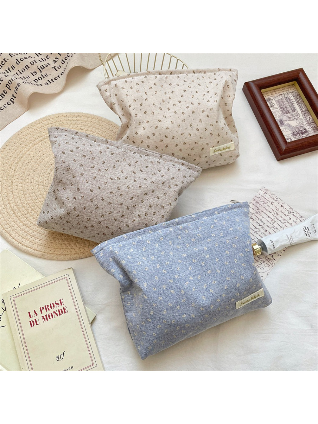 Cosbai vintage tiny flower cosmetic pouch on a white background