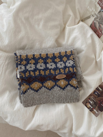 Scarvii - Geometric Floral Pattern Scarf