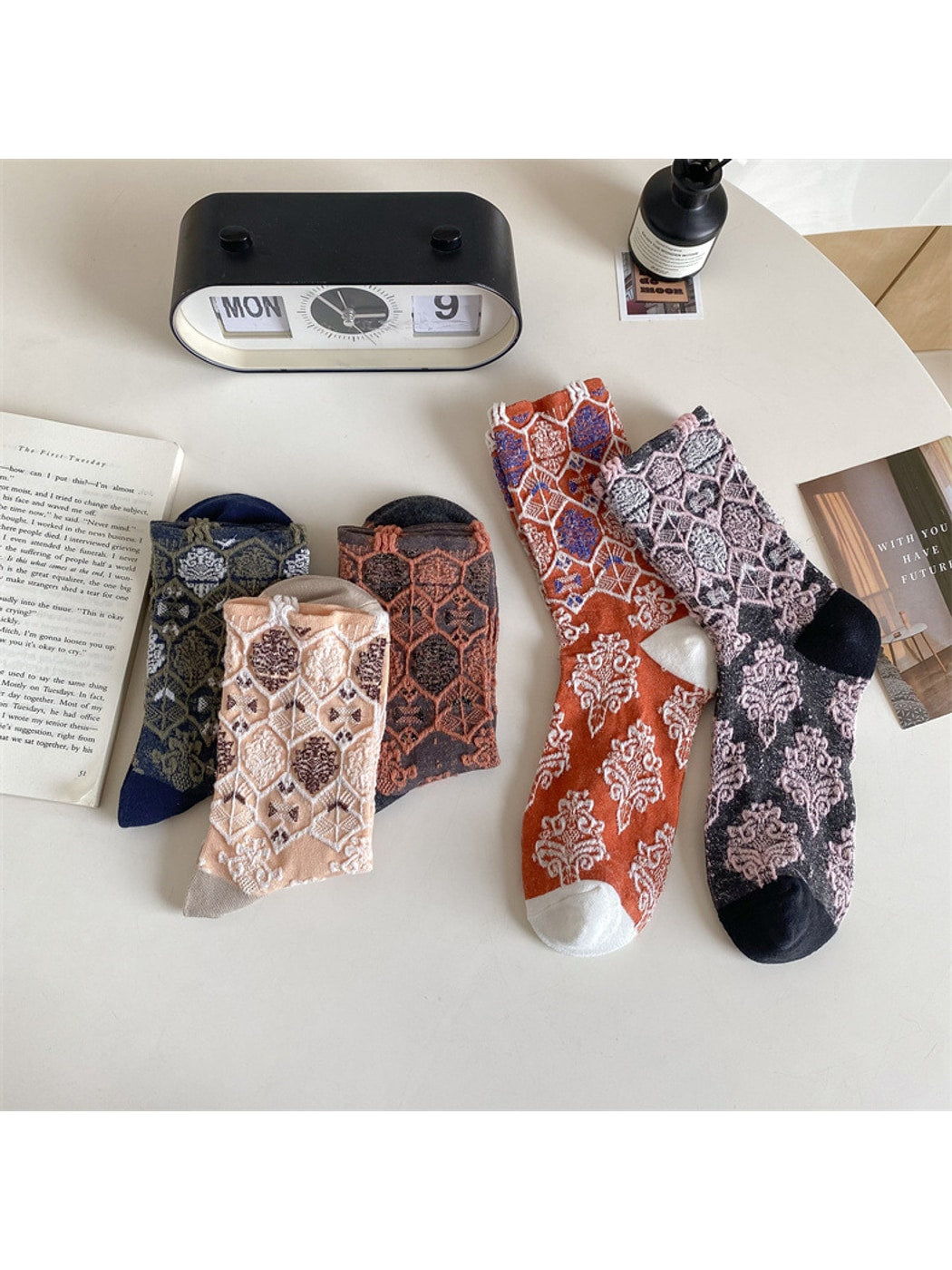 Rufia - Vintage Floral Pattern Lace Crew Socks