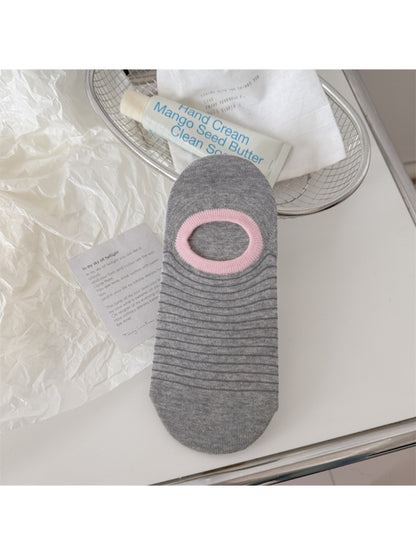 Rufia striped low cut liner socks stretched to show elasticity and fit
