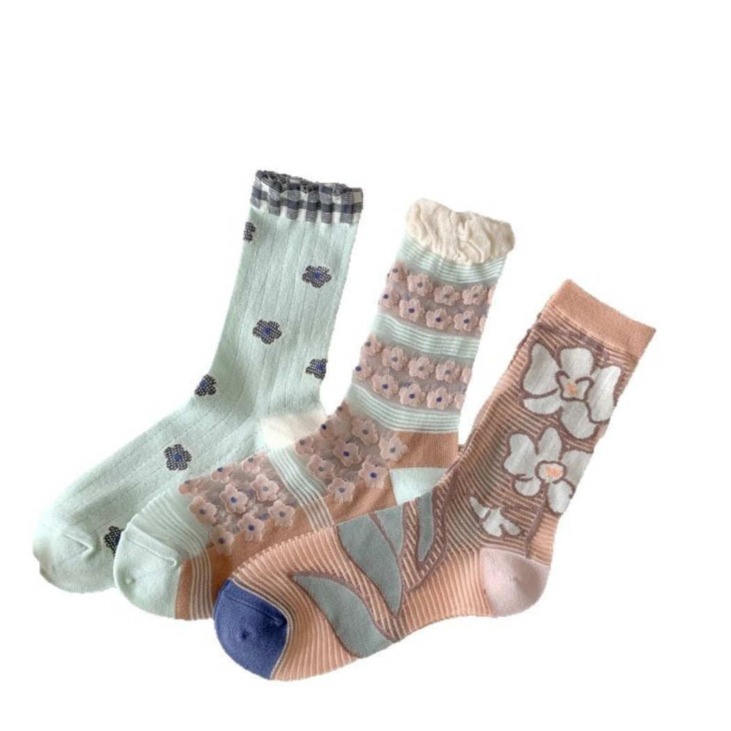 Rufia - Lace Flower Color-block Crew Socks - Sweet & Retro