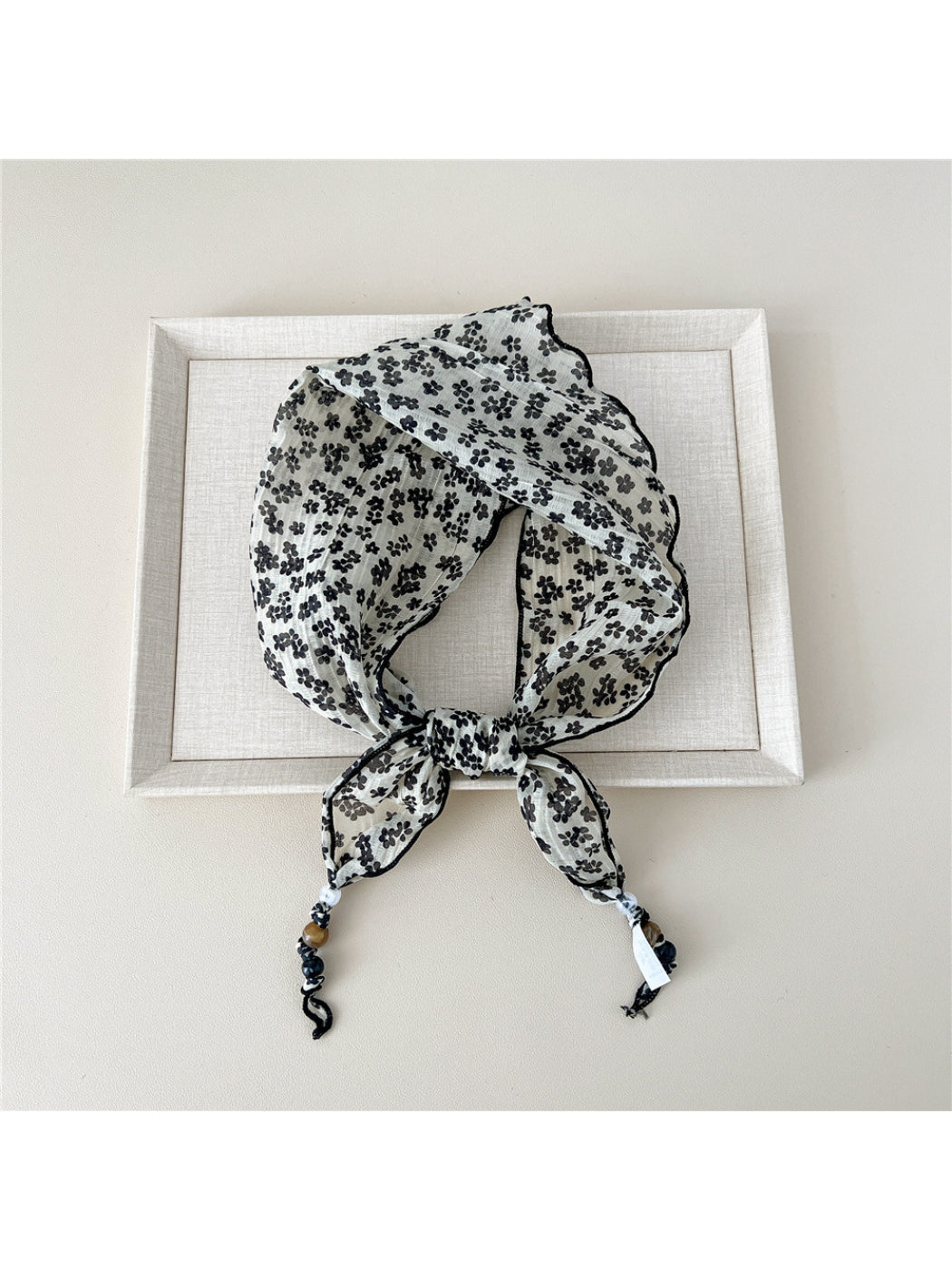 Scarvii - Retro Prin Bead Tip Triangular Scarf