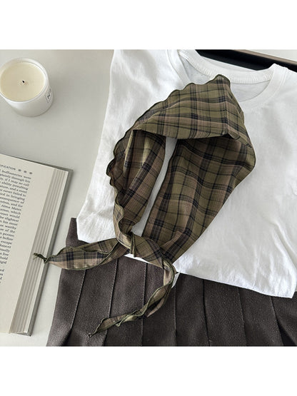 Scarvii - Plaid Pattern Triangle Scarf