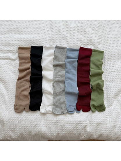 Rufia - Minimal Mid-Calf Split Toe Socks