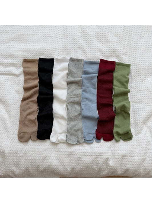 Rufia - Minimal Mid-Calf Split Toe Socks