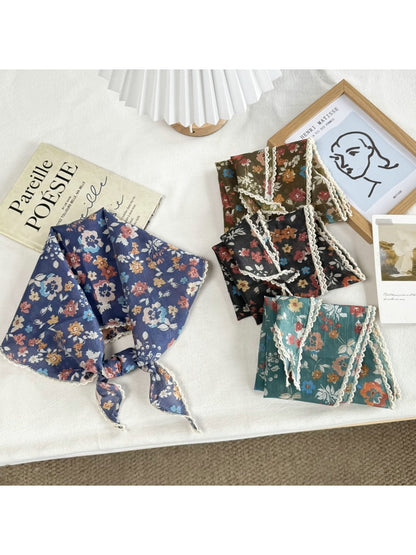Scarvii - Lace Trim Floral Diamond Shaped Scarf