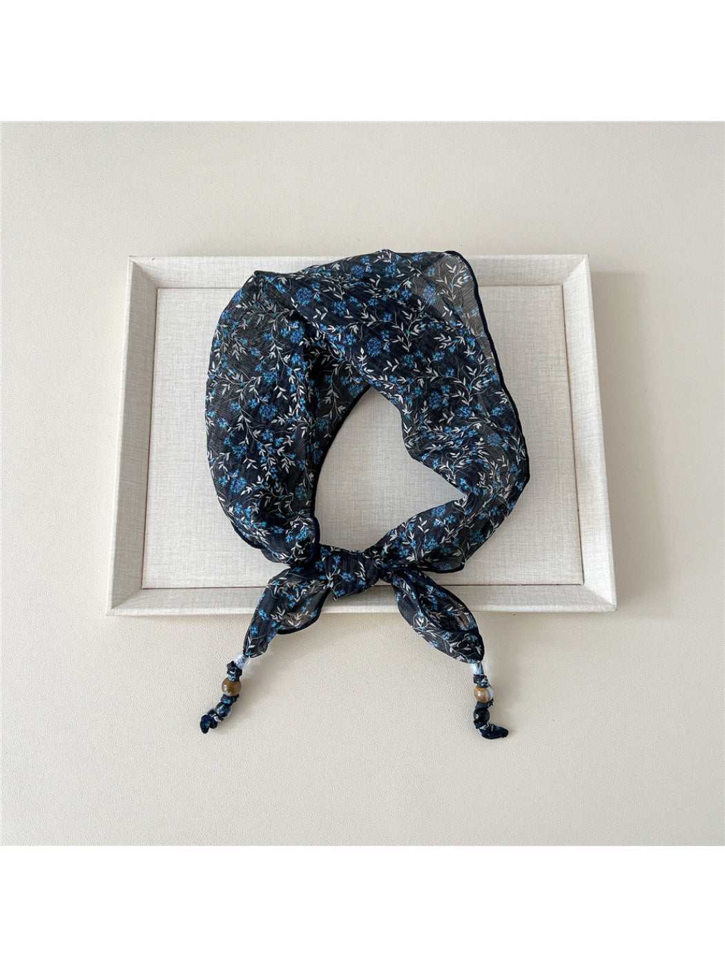 Scarvii - Retro Prin Bead Tip Triangular Scarf