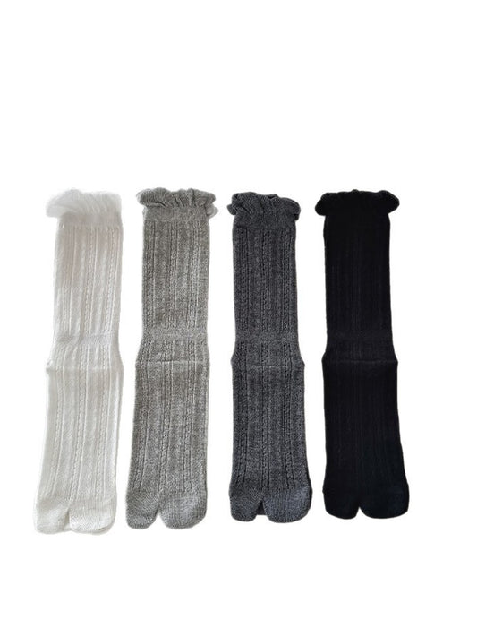 Rufia - Solid Color Split Toe Socks