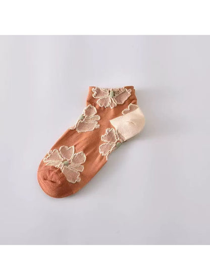 Rufia - Vintage Floral Relief Pattern Ankle Socks