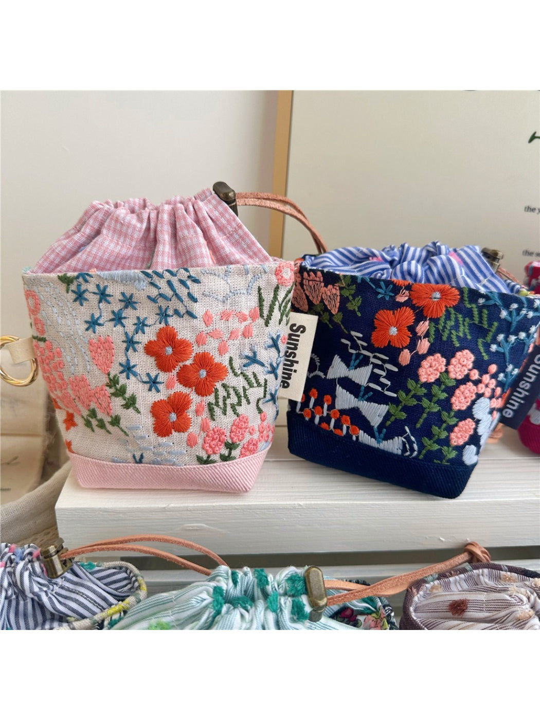 Cosbai - Floral Jacquard Drawstring Mini Pouch