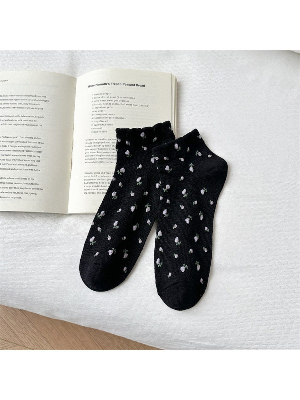 Rufia - Earthy Ditsy Floral Pattern Ankle Socks