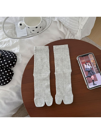 Rufia - Solid Color Split Toe Socks