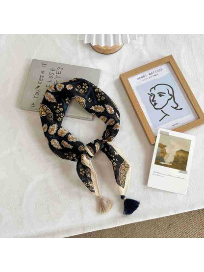 Scarvii - Patterned Simple Style Square Scarf