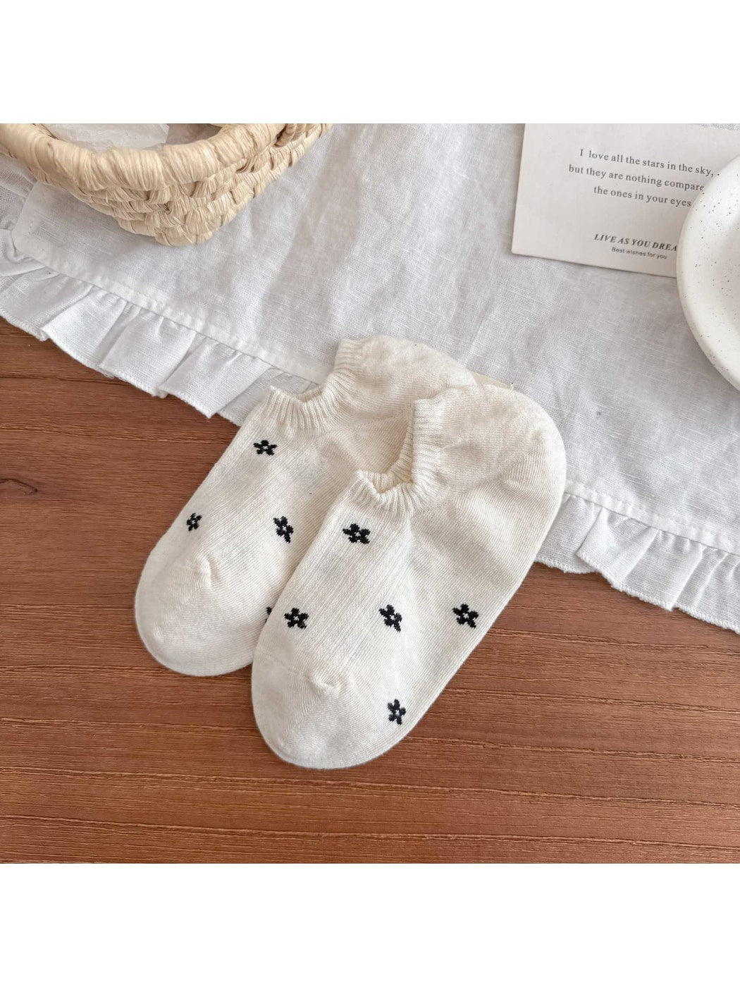 Rufia - Minimal Floral Pattern Women's Boat Socks