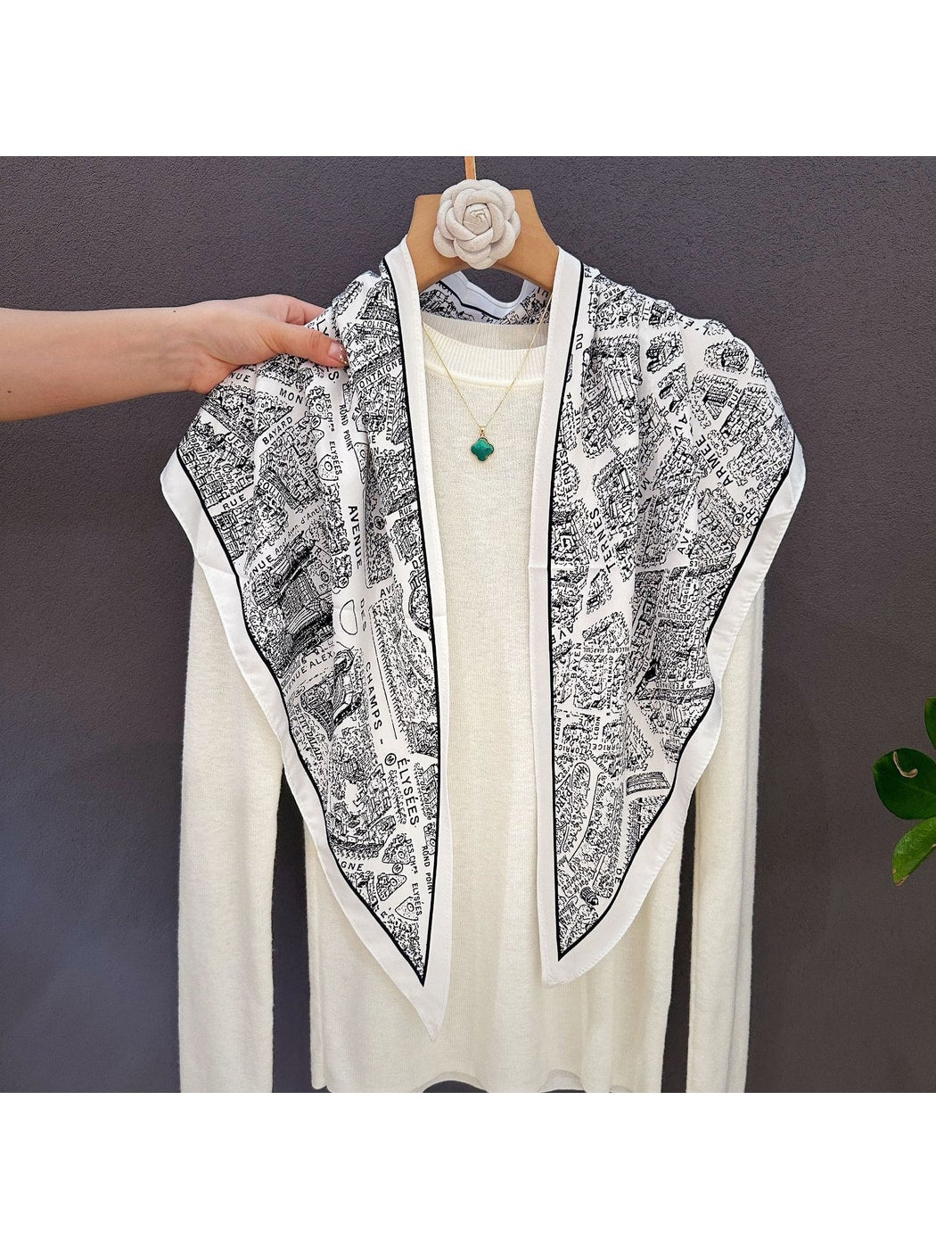 Scarvii - Minimal Retro Abstract Patterns Triangle Scarf