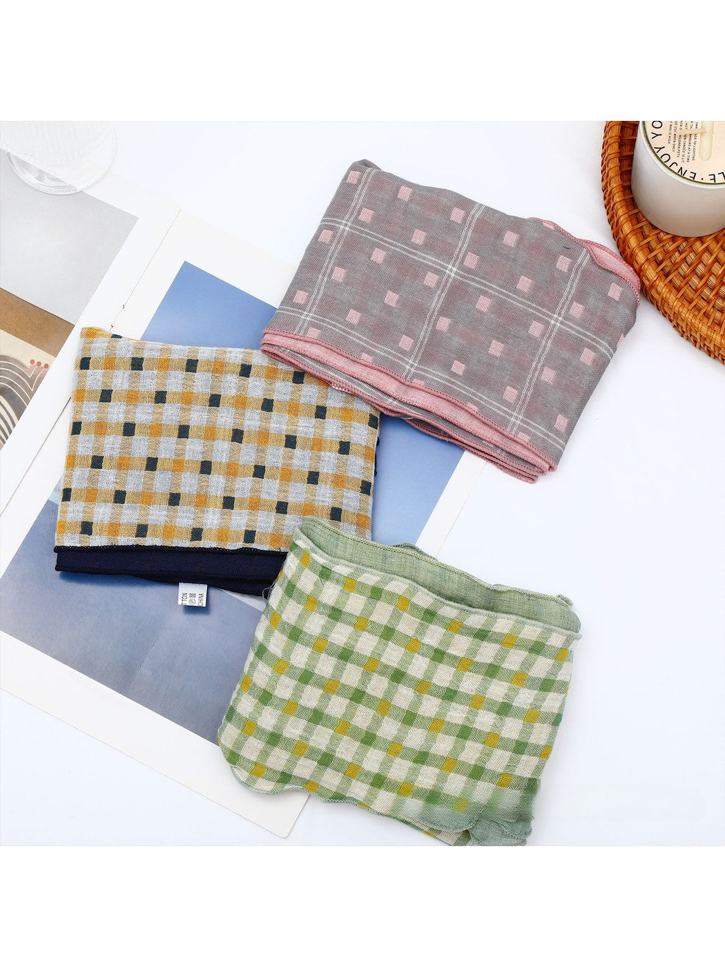 Scarvii - Checked Pattern Decorative Triangle Bandana