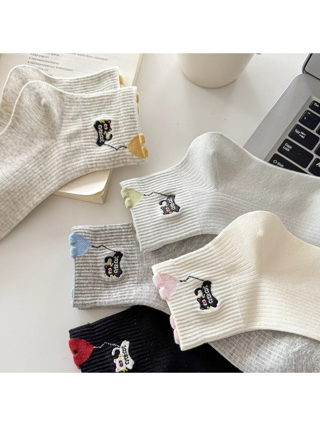 Rufia - Cute Cartoon Heart Pattern Ankle Socks