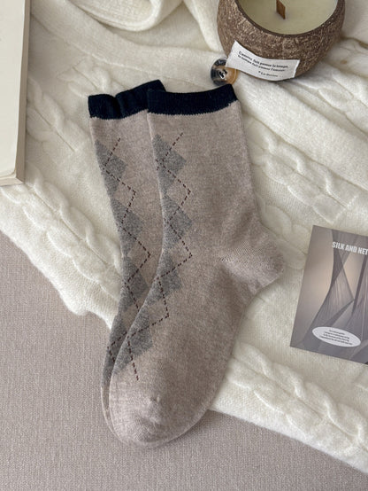 Rufia – Retro Argyle Mid-Calf Socks