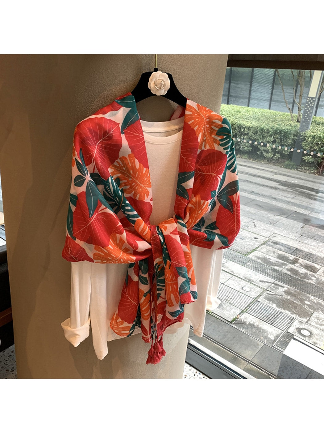 Scarvii - Tropical Leaf Print Tassel Trim Shawl Scarf