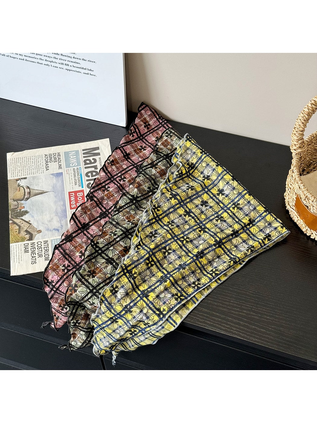 Scarvii - Vintage Plaid Floral Triangle Bandana