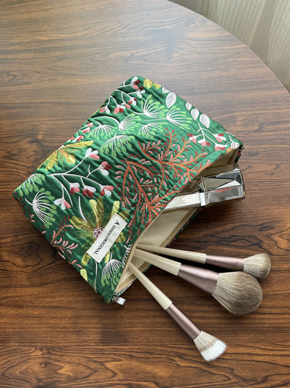 Cosbai – Retro Floral Embossed Canvas Makeup Bag