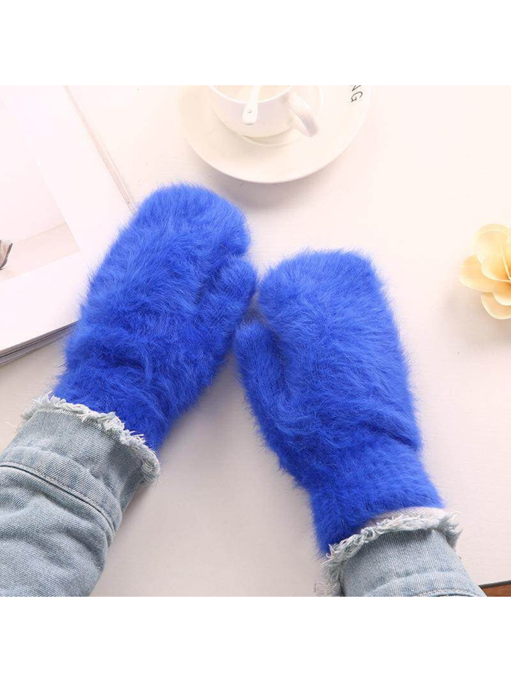 Gloving - Fuzzy Texture Ribbed-Cuff Mittens